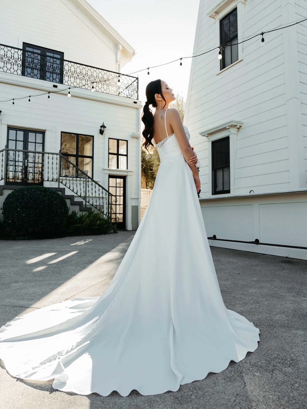 NWT GLAMOROUS PEARL-EMBELLISHED A-LINE PRINCESS WEDDING DRESS (ivory)